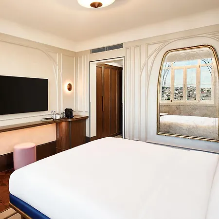 Szálloda Les Temps Karakoy, Curio Collection By Hilton - Special Class Category